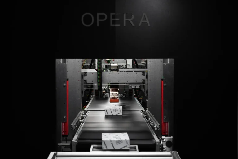 Scalable E-commerce Logistics with Panotec’s Adaptive Packaging Technology